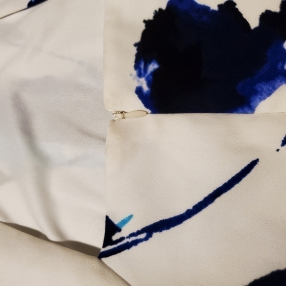 Floral cold shoulder petite dress - Picture 10 of 13